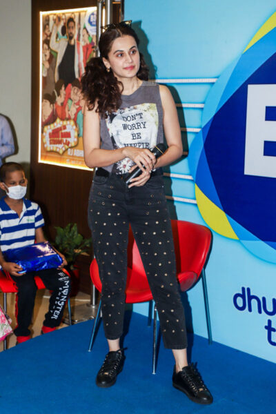 In Pictures: Taapsee Pannu Interacts With Children Battling Cancer