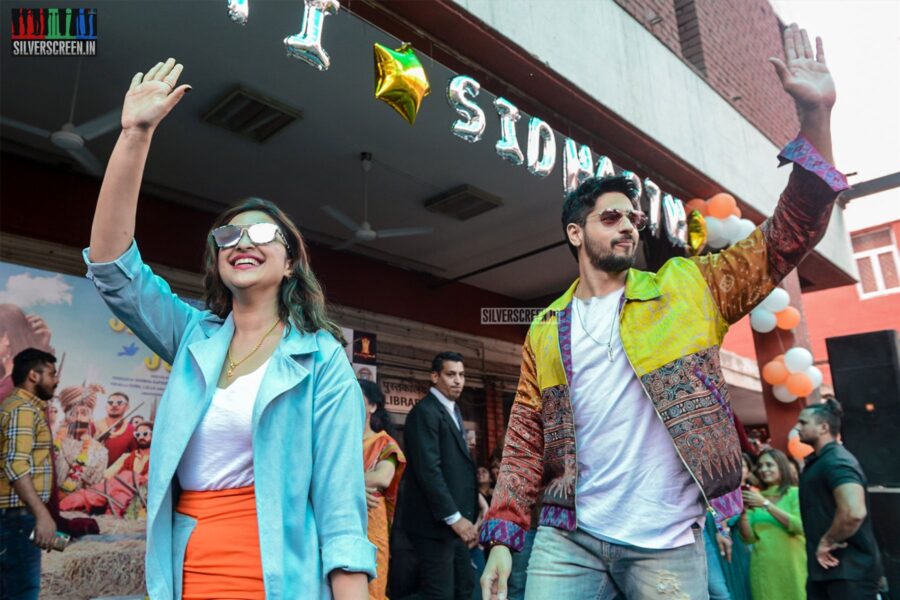 Parineeti Chopra & Sidharth Malhotra Promote 'Jabariya Jodi'