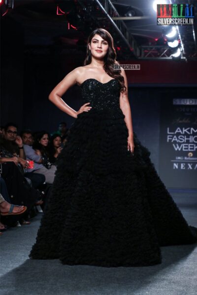 Rhea Chakraborty Walks The Ramp For Ambika Lal At The Lakme Fashion Week 2019 - Day 4