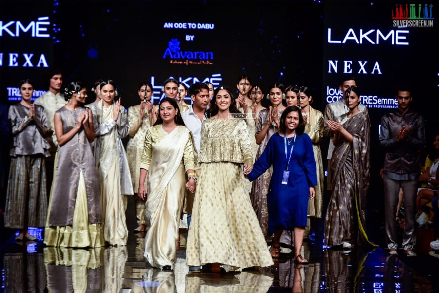 Mrunal Thakur Walks The Ramp For Aavaran Udaipur At The Lakme Fashion Week 2019 - Day 2