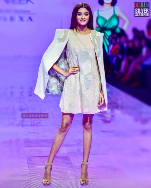Shreya Shanker Walks The Ramp For Abhishek Sharma At The Lakme Fashion Week 2019 - Day 3