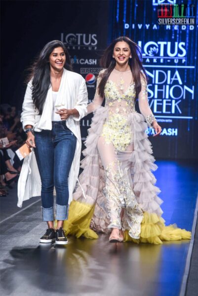 Rakul Preet SIngh Walks The Ramp For Divya Reddy At The Lotus Makeup India Fashion Week