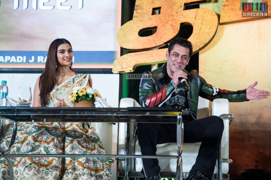 Salman Khan, Saiee M Manjrekar At The 'Dabangg 3' Press Meet