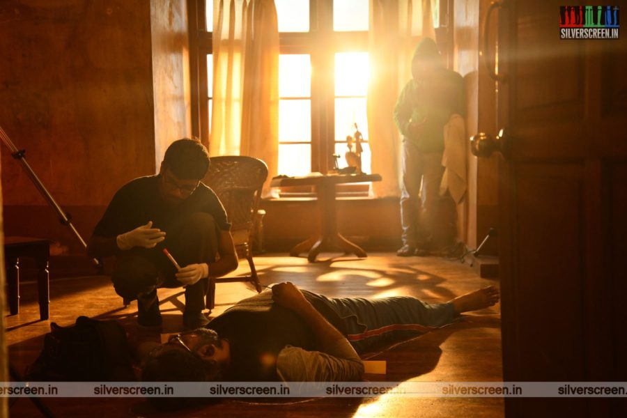 Thadayam Mudhal Adhyayam Movie Stills Starring Linga