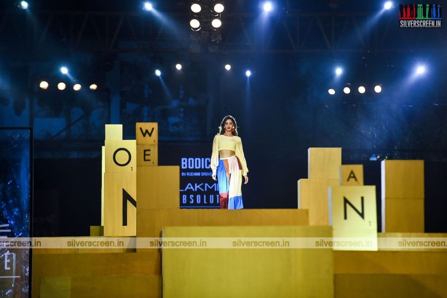 Ananya Panday Walks The Ramp At The Lakme Fashion Week 2021