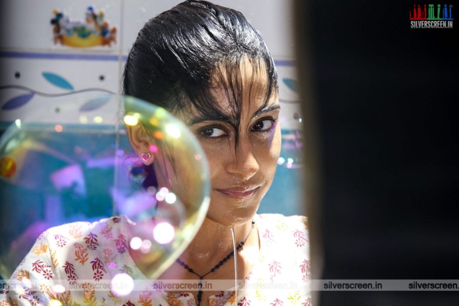 Nenjam Marappathillai Movie Stills Starring Regina Cassandra