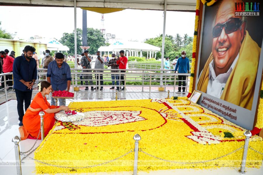 Kangana Ranaut Pays Tribute To Former Chief Ministers Jayalalithaa and Karunanidhi At Memorials
