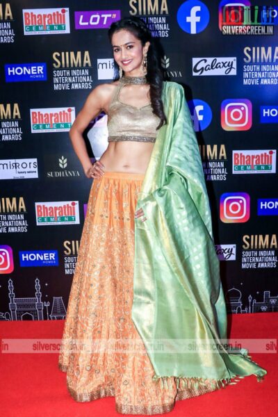 Shruti Hariharan At The SIIMA Awards 2021