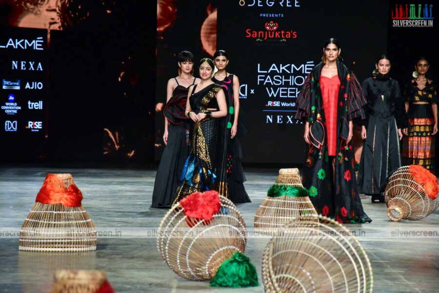 Divya Khosla Kumar walks the ramp for Sanjukta Dutta at the Lakme Fashion Week 2021